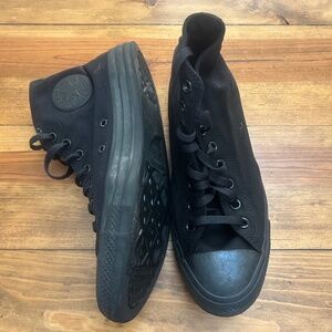 LIKE NEW!!! Chuck Taylor All Star Canvas